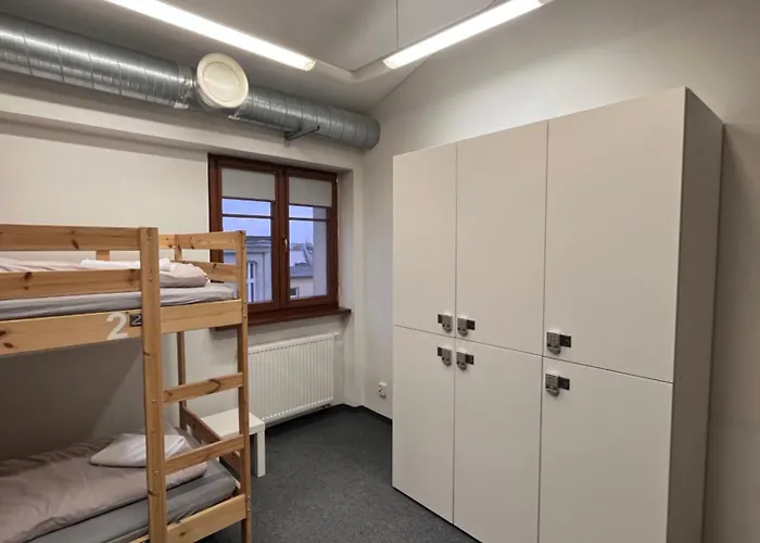 Girlstel - Girls Only Space *