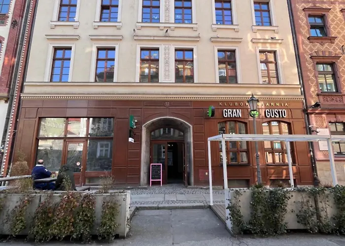 Girlstel - Girls Only Space Wrocław