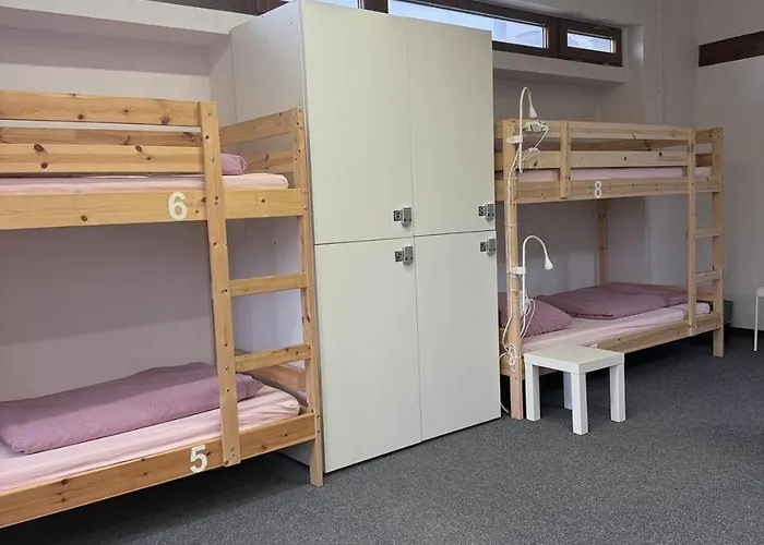 Girlstel - Girls Only Space