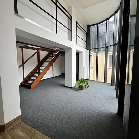 Girlstel - Girls Only Space * Breslavia