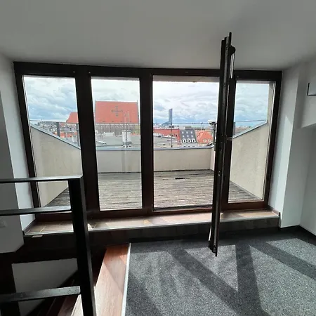 Girlstel - Girls Only Space Breslavia