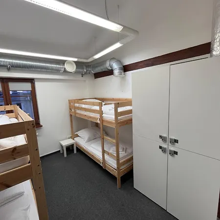 Girlstel - Girls Only Space Ostello *