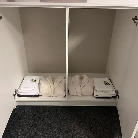 Girlstel - Girls Only Space *