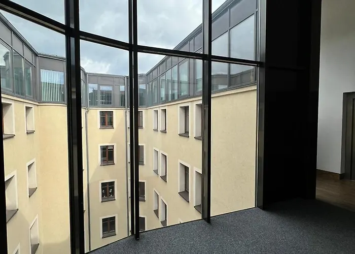 Girlstel - Girls Only Space Хостел