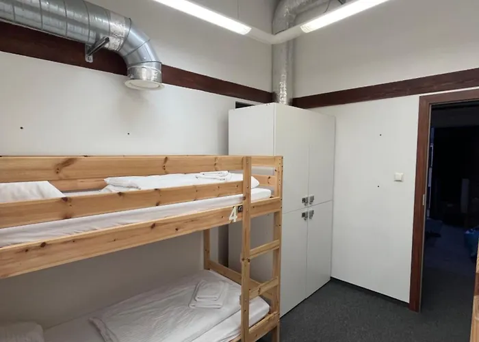 Хостел Girlstel - Girls Only Space