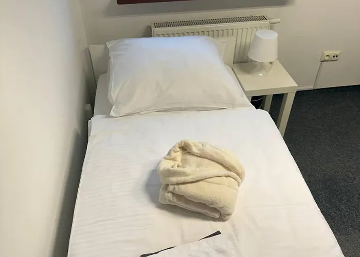 Girlstel - Girls Only Space * Вроцлав