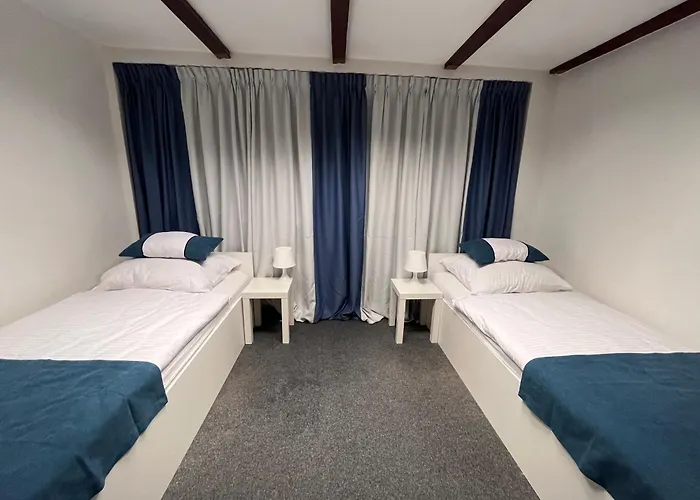 Girlstel - Girls Only Space *